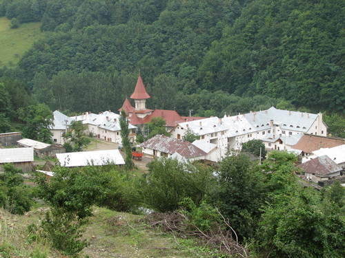 manastirea Ramet 05 - Cabana de inchiriat Poiana Galdei - Apuseni