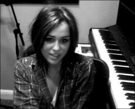 Miley-Rare-personal-pic-miley-cyrus-10250778-440-357