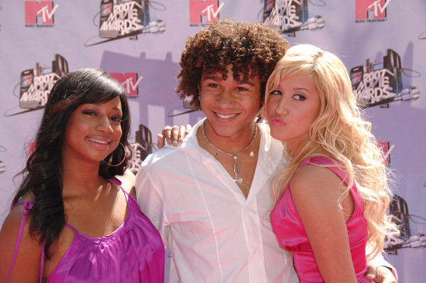 cea mai mare fana ashley tisdale - cea mai mare fana ashley tisdae