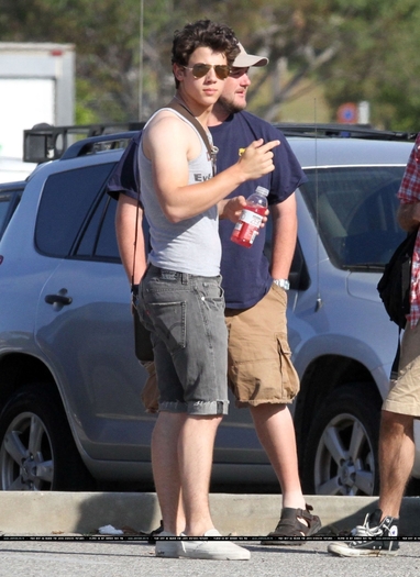 HOT-nick-jonas-11196828-1455-2000