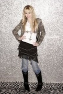 11106175_MQNSGKXXU - Hannah Montana PhotoShoot 010