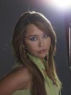 IZCZRGAMIHPJGHIMWZC - Miley Cyrus PhotoShoot 008