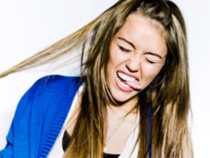 HZALLSICWPSDKSSFOMF - Miley Cyrus PhotoShoot 013