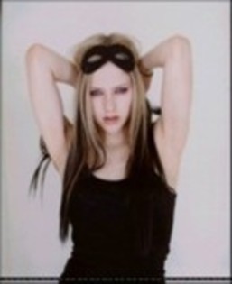 AXXWVMOHNPXIOCHMRHZ - Avril Lavigne PhotoShoot 001