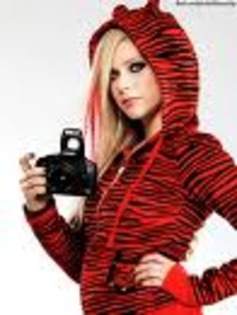images (1) - Avril Lavigne PhotoShoot 009