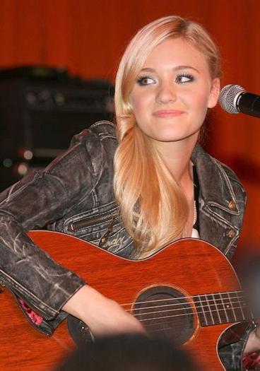 Amanda Michalka - Alyson si Amanda Michalka