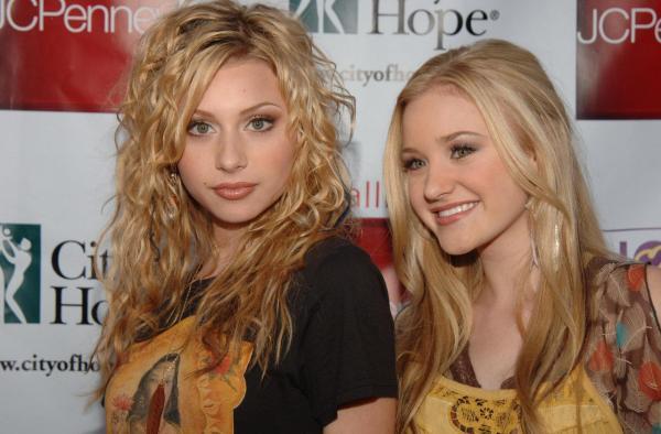 Alyson si Amanda Michalka