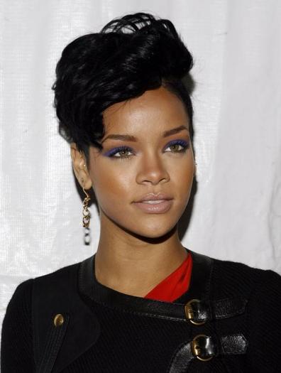 Rihanna_1231372207_3 - rihanna