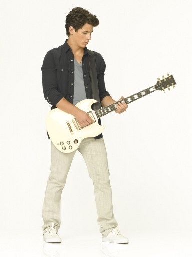 Camp-Rock-2-Promo-nick-jonas-11843544-383-512