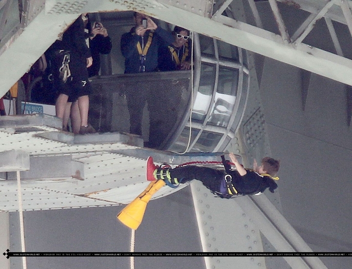 0006 - 0_0 Justin Bungin Jumping in New Zealand 0_0