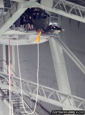 normal_bieber-ajhackett-4 - 0_0 Justin Bungin Jumping in New Zealand 0_0