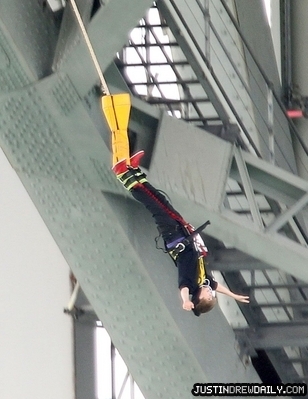 normal_bieber-ajhackett-7 - 0_0 Justin Bungin Jumping in New Zealand 0_0