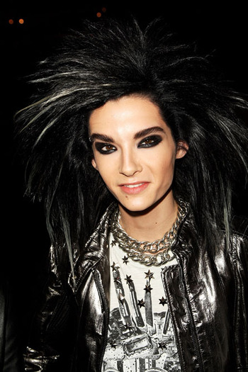 Tokio-Hotel-m08 - O mica supriza cu Bill Kaulitz