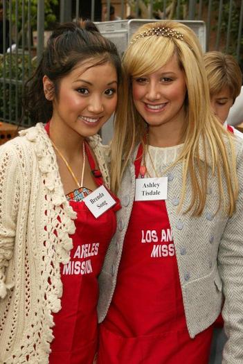 Brenda_Song_1235832312_0 - Brenda Song