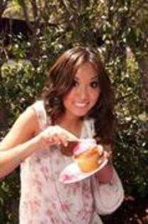 10800286_BITVEGQAL - Brenda Song