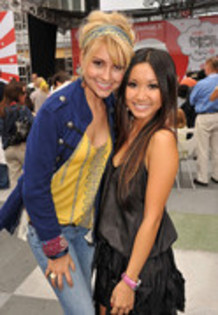 10800384_DREIVKIBG - Brenda Song