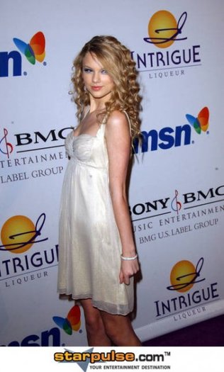 12039_104309516250141_100000132797500_111844_6665753_n