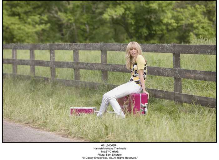 2009_hannah_montana_the_movie_016 - hannah montana