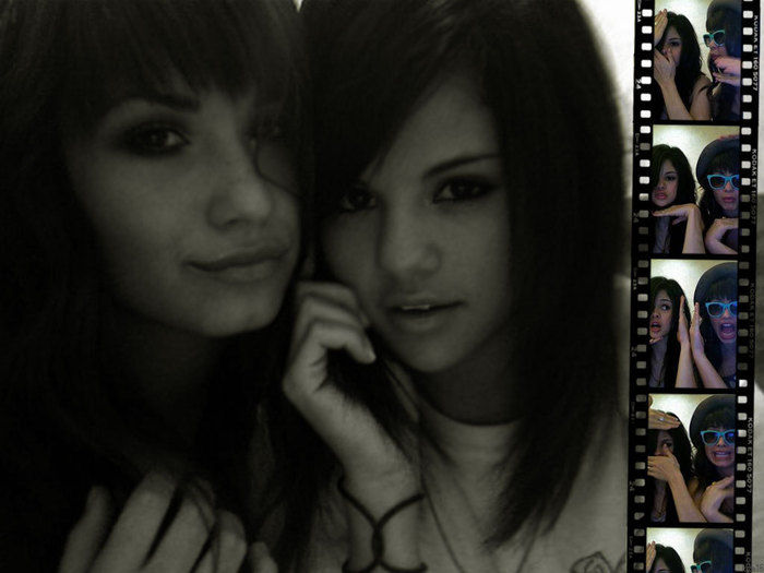 Selena-and-Demi-Wallpaper-selena-gomez-and-demi-lovato-2563109-1024-768[1] - wallpapers selena gomez