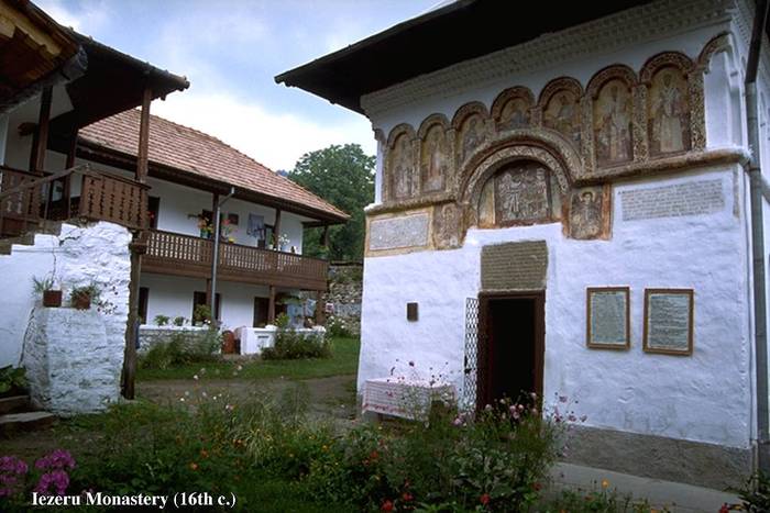 025 - Bijuterii monahale