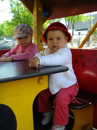 DSC08354; Mami, de ce ma intrerupi?
