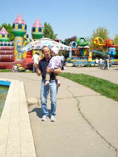 DSC08404; Hai tataie, unde ma duci?
