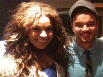 496128-dtthumb-guy-sebastian-and-jordin-sparks