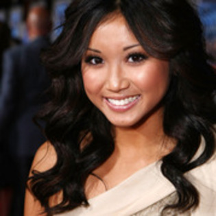 FWXKHIPMBEJWAQEJWCD - Brenda Song