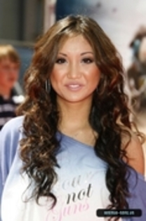 VBAWVAUXAPCSOYDIMRO - Brenda Song