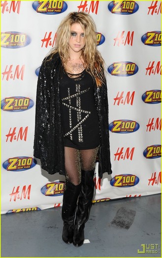 kesha-sebert-jingle-ball-04 - Kesha