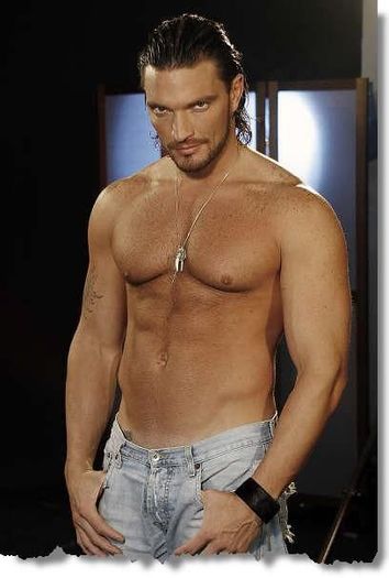 JULIAN GIL - CONCURS-cel mai sexxy