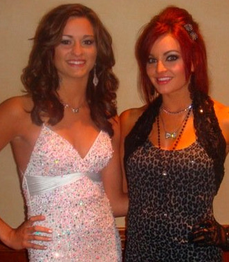 007m - maria kanellis cu sora ei