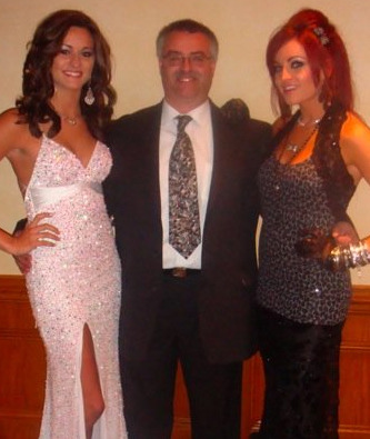 maria-kanellis-with-her-sister-and-father - maria kanellis cu sora ei