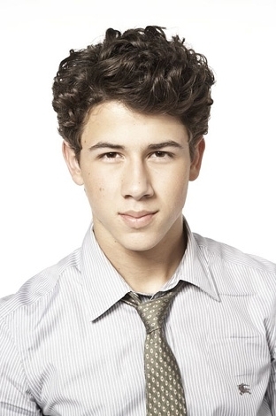 time-out-new-york-pics-nick-jonas-7027742-312-470 - Cateva pozitzseee