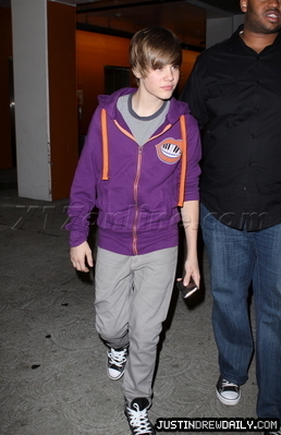 normal_bieber050410_10 - 0_0 Leaving the Arclight Theater-Hollywood 0_0