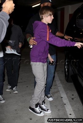 normal_bieber050410_17 - 0_0 Leaving the Arclight Theater-Hollywood 0_0