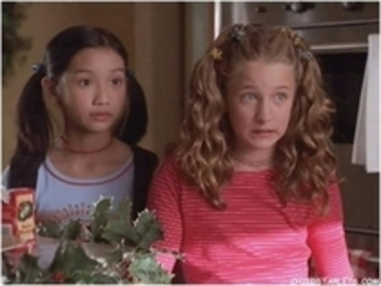 13627351_GKLKSEMCI - Brenda Song