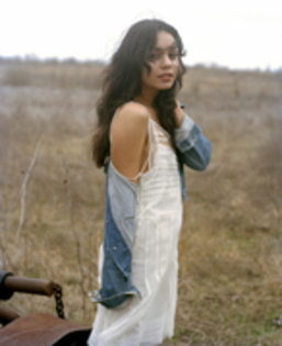 IDPOKABWYFGCYYEIBTA - Vanessa Hudgens sedinta foto 4