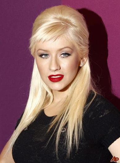 christina-aguilera-2010-1-6-8-40-12 - Da Sau Nu 004