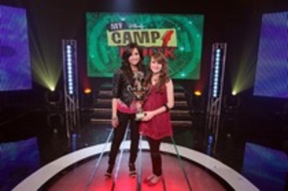 10621784_UOBWZDWIL - Camp Rock