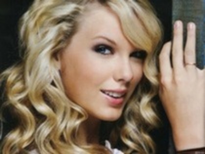 10019421_VOAXISEWM - Taylor Swift