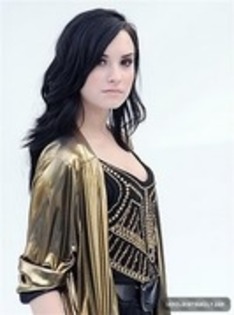 14170258_OENBBLQOV - demi love lovato