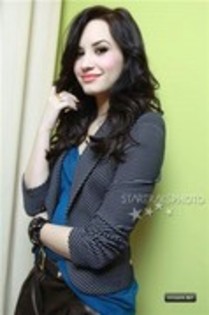 14170194_NIUOYLKVF - demi love lovato