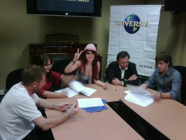 4707_1098149332587_1192240515_30305854_7660061_n - 0-Dulce Maria-0
