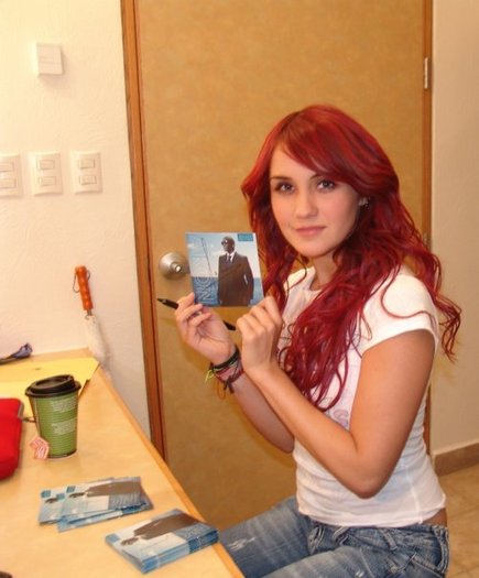5493_100982243404_84381548404_1963488_1295664_n - 0-Dulce Maria-0