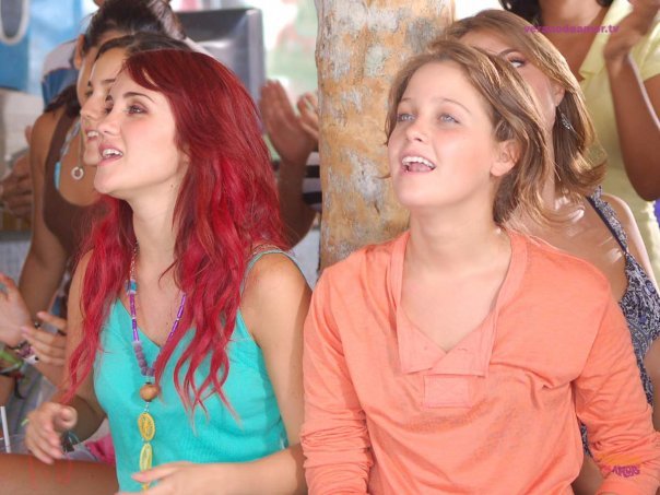 6374_104406696370_39812361370_2609456_7107449_n - 0-Dulce Maria-0