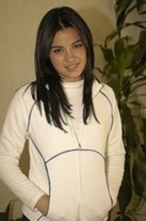 BDBFKOQIPCDZHUSZFBV - Maite Perroni