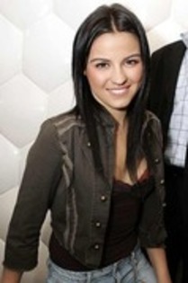 OKVAZVEBYJBPZSONRML - Maite Perroni