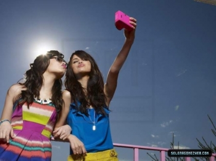 normal_054 - Demi Lovato And Selena Gomez PhotoShoot 003