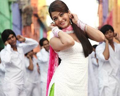 Aishwarya-Rai-in-Action-Replay-1